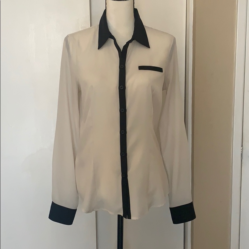 BCBG Paris Blouse
